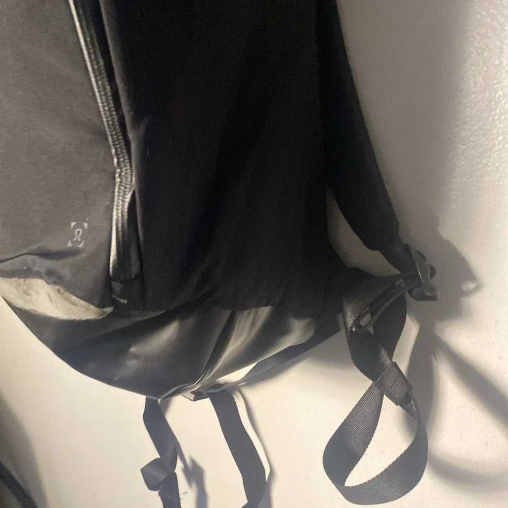 Lululemon More Miles Backpack One Size 25.5L Black 17